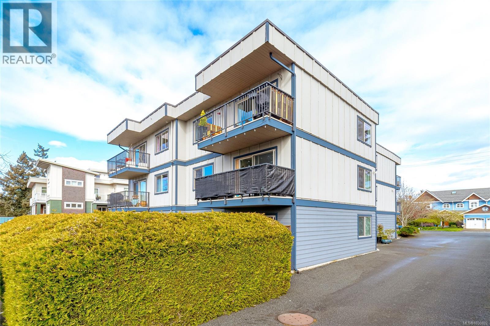 #101 2427 AMHERST AVE - 4