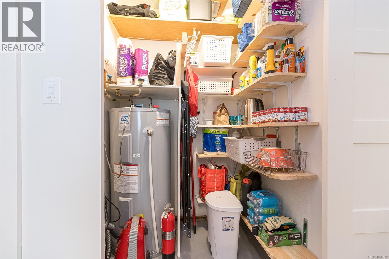 #101 2427 AMHERST AVE - 25