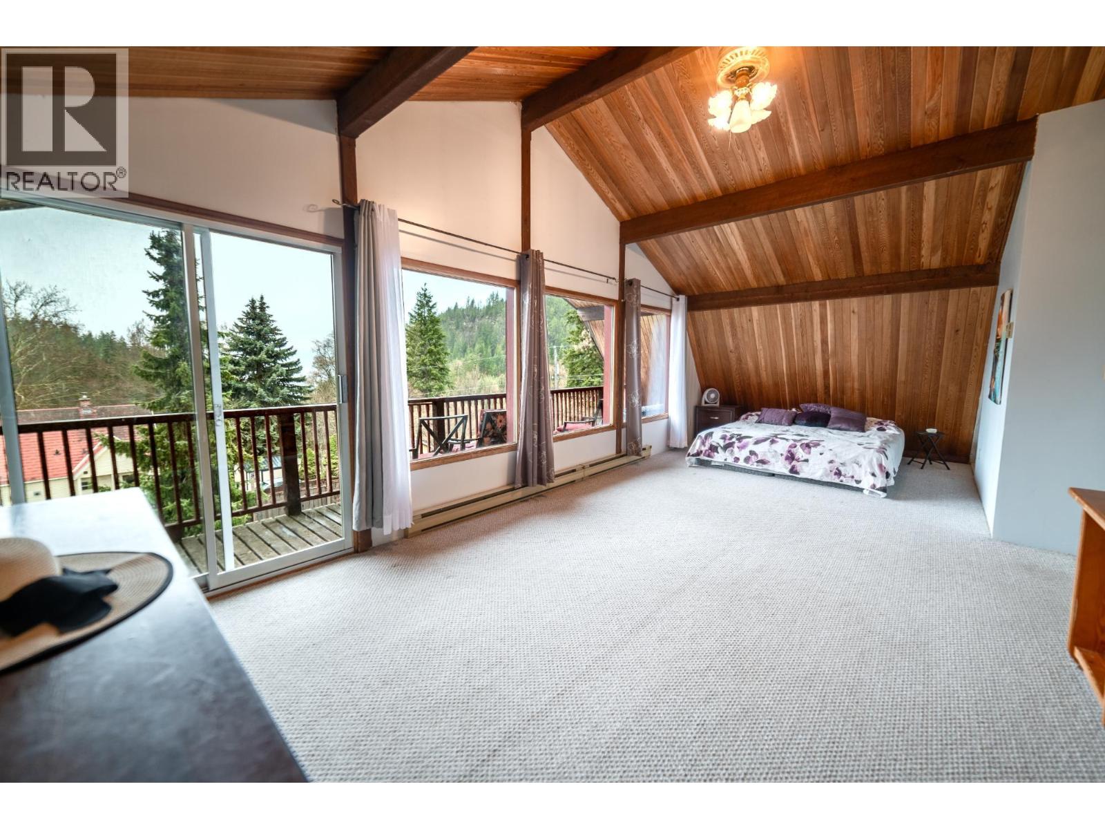 309 FOWLER Street - 5