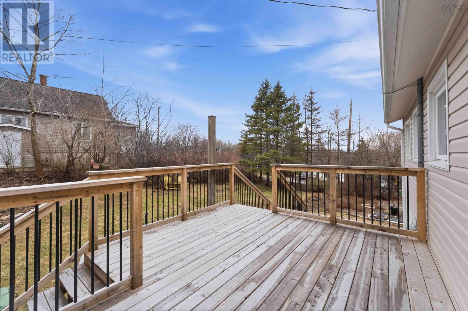 Property 20 of 21 of 3 Inglewood Avenue