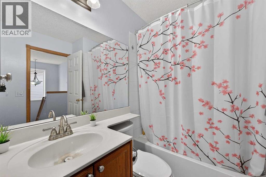 Single Family House for Sale in  Hidden Ranch Hill NW Hidden Valley Calgary 