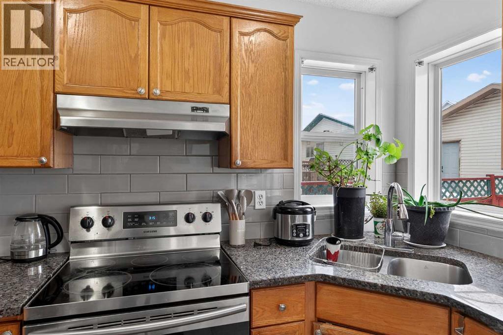 Single Family House for Sale in  Hidden Ranch Hill NW Hidden Valley Calgary 