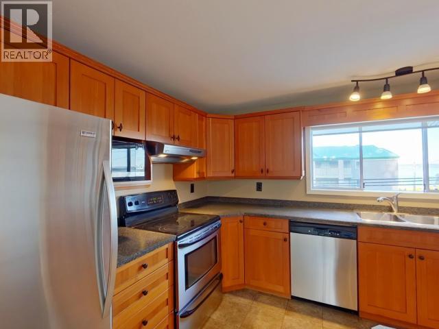 4516 MARINE AVE, Powell River