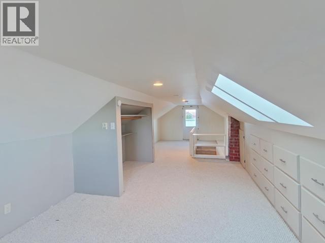 4516 MARINE AVE, Powell River