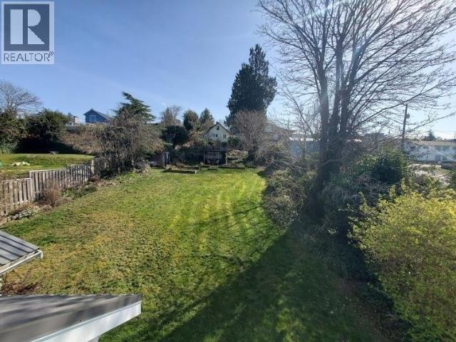 4516 MARINE AVE, Powell River