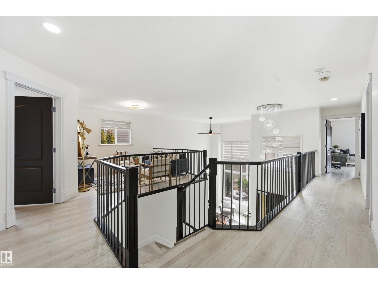 926 THOMPSON PL NW, Edmonton