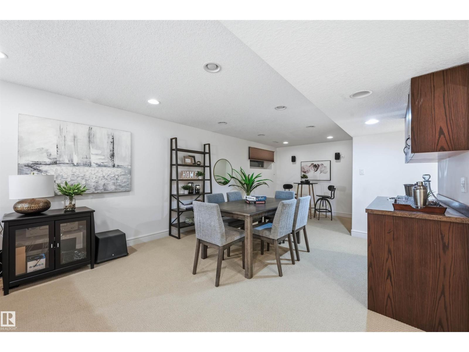 926 THOMPSON PL NW, Edmonton