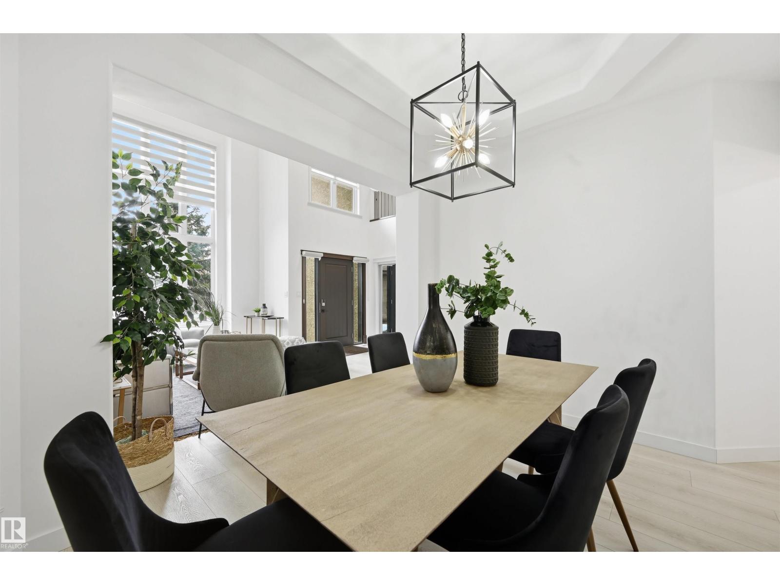 926 THOMPSON PL NW, Edmonton