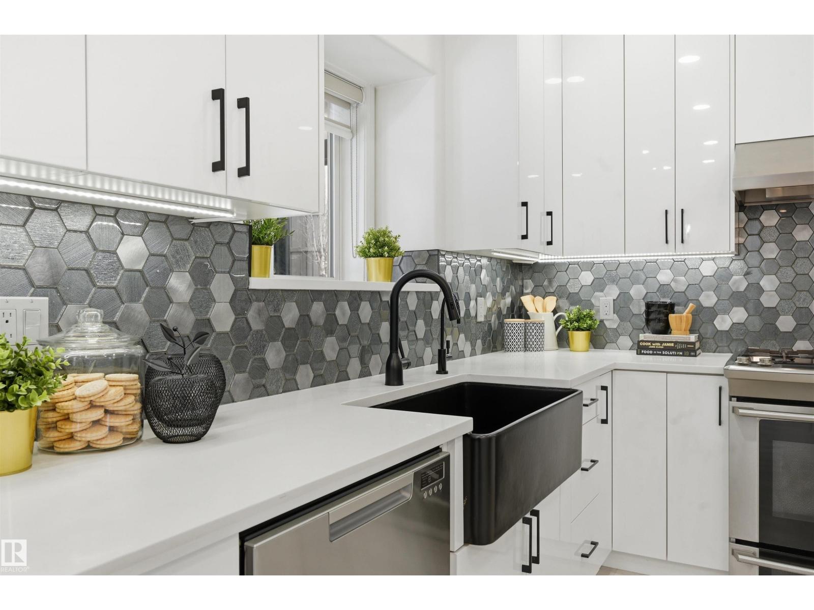 926 THOMPSON PL NW, Edmonton