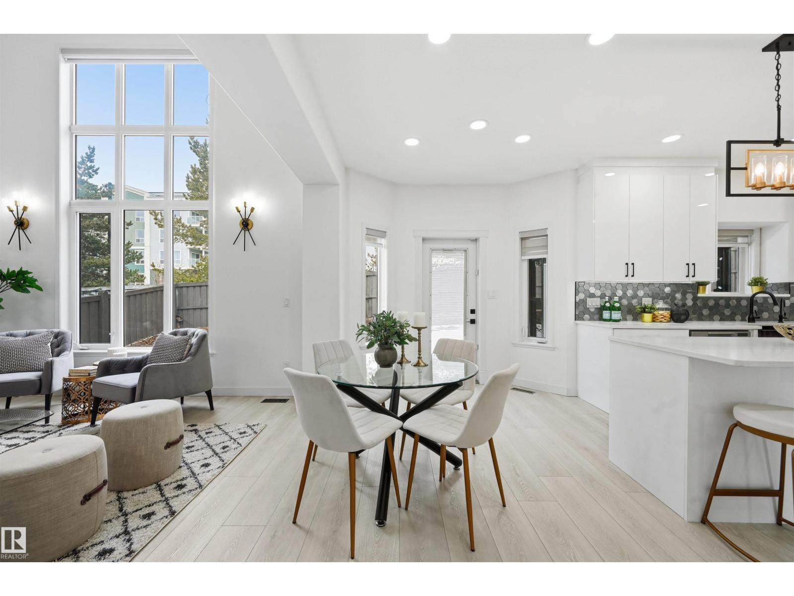 926 THOMPSON PL NW, Edmonton