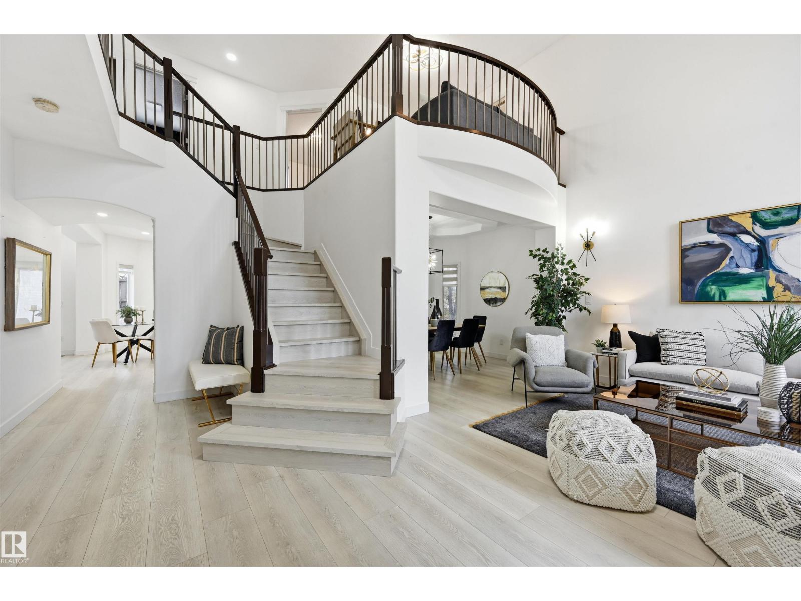 926 THOMPSON PL NW, Edmonton