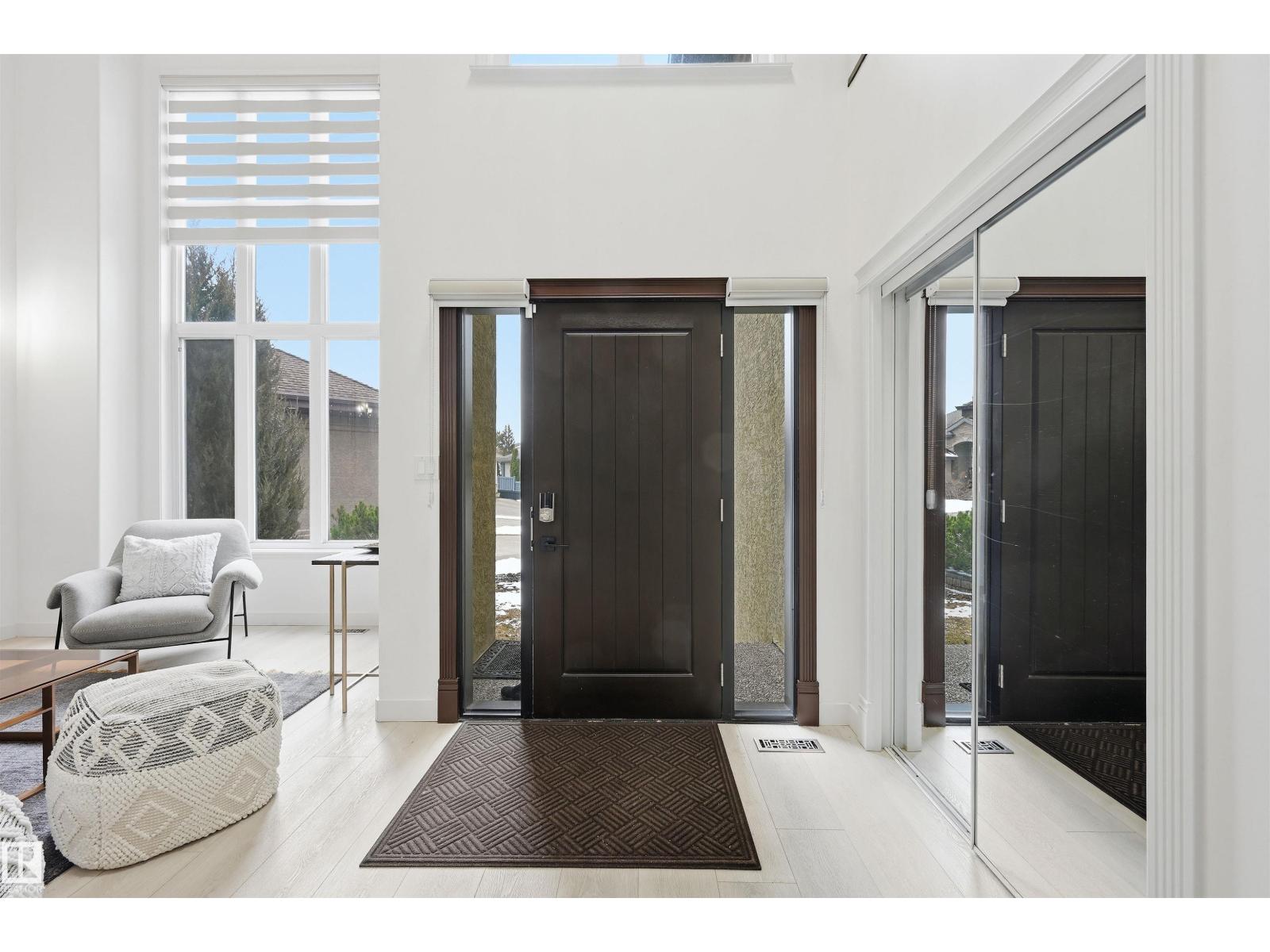 926 THOMPSON PL NW, Edmonton