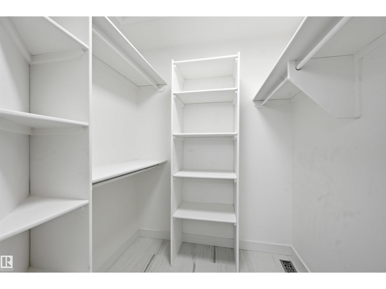 926 THOMPSON PL NW, Edmonton