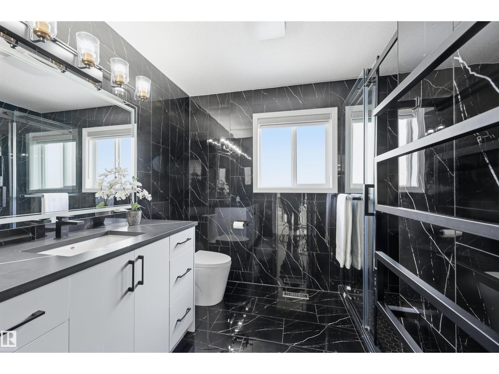 926 THOMPSON PL NW, Edmonton