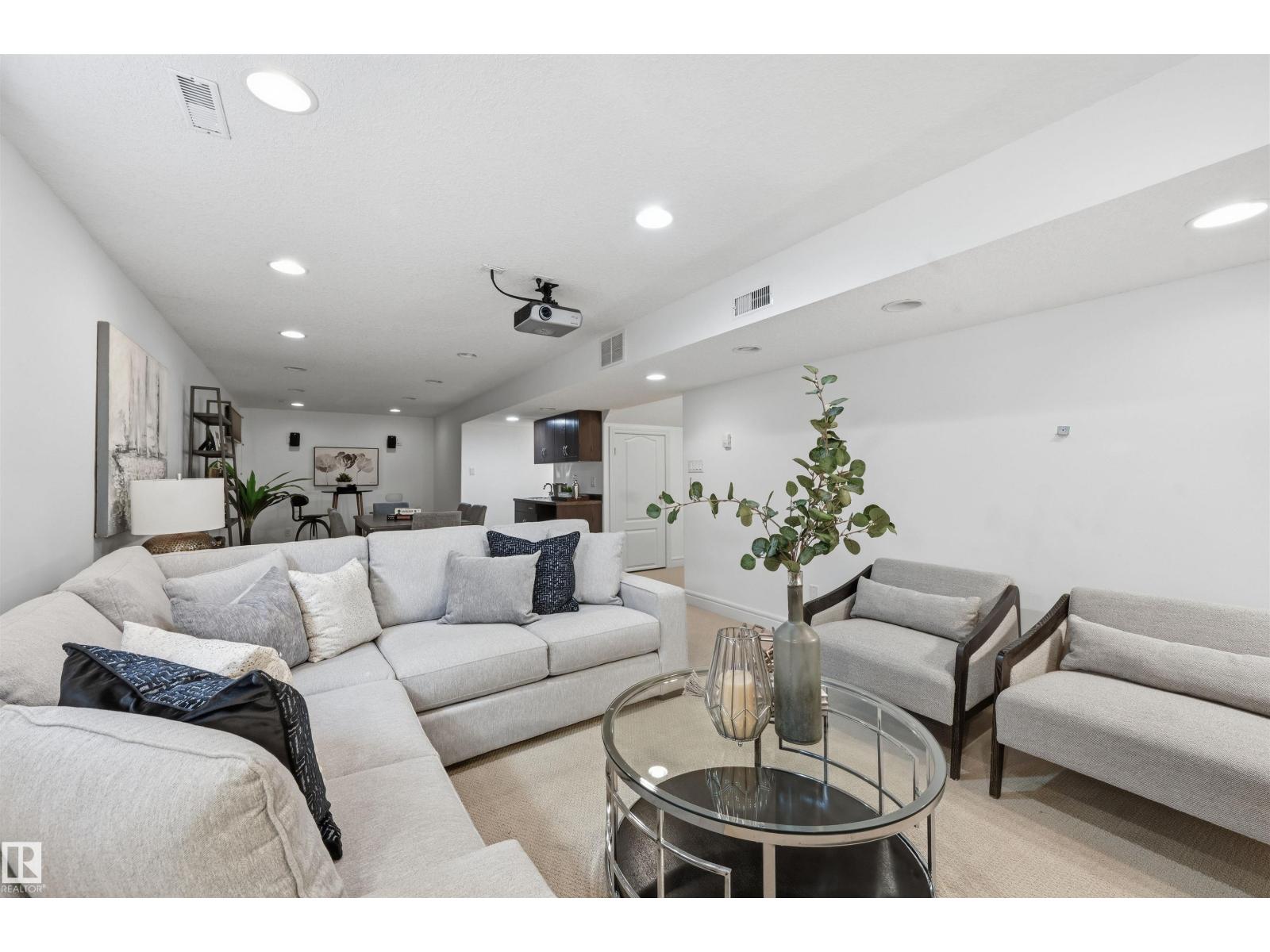 926 THOMPSON PL NW, Edmonton