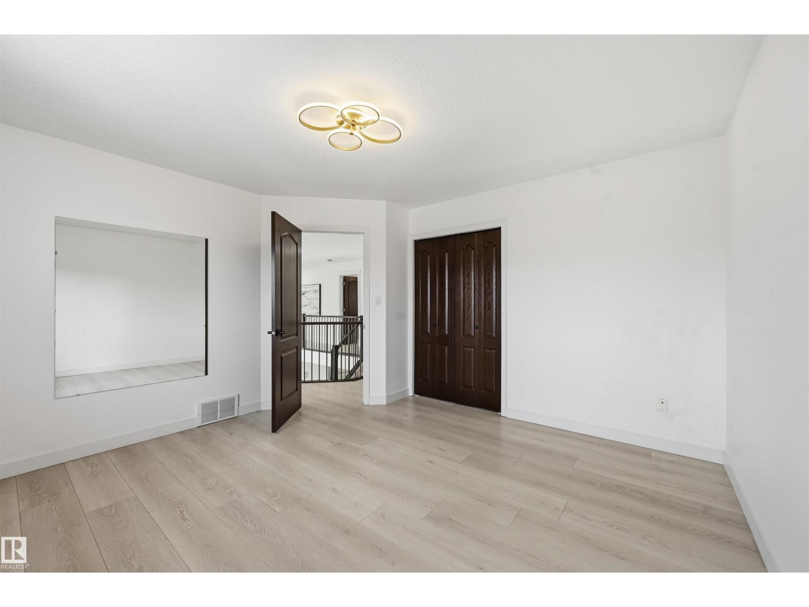 926 THOMPSON PL NW, Edmonton