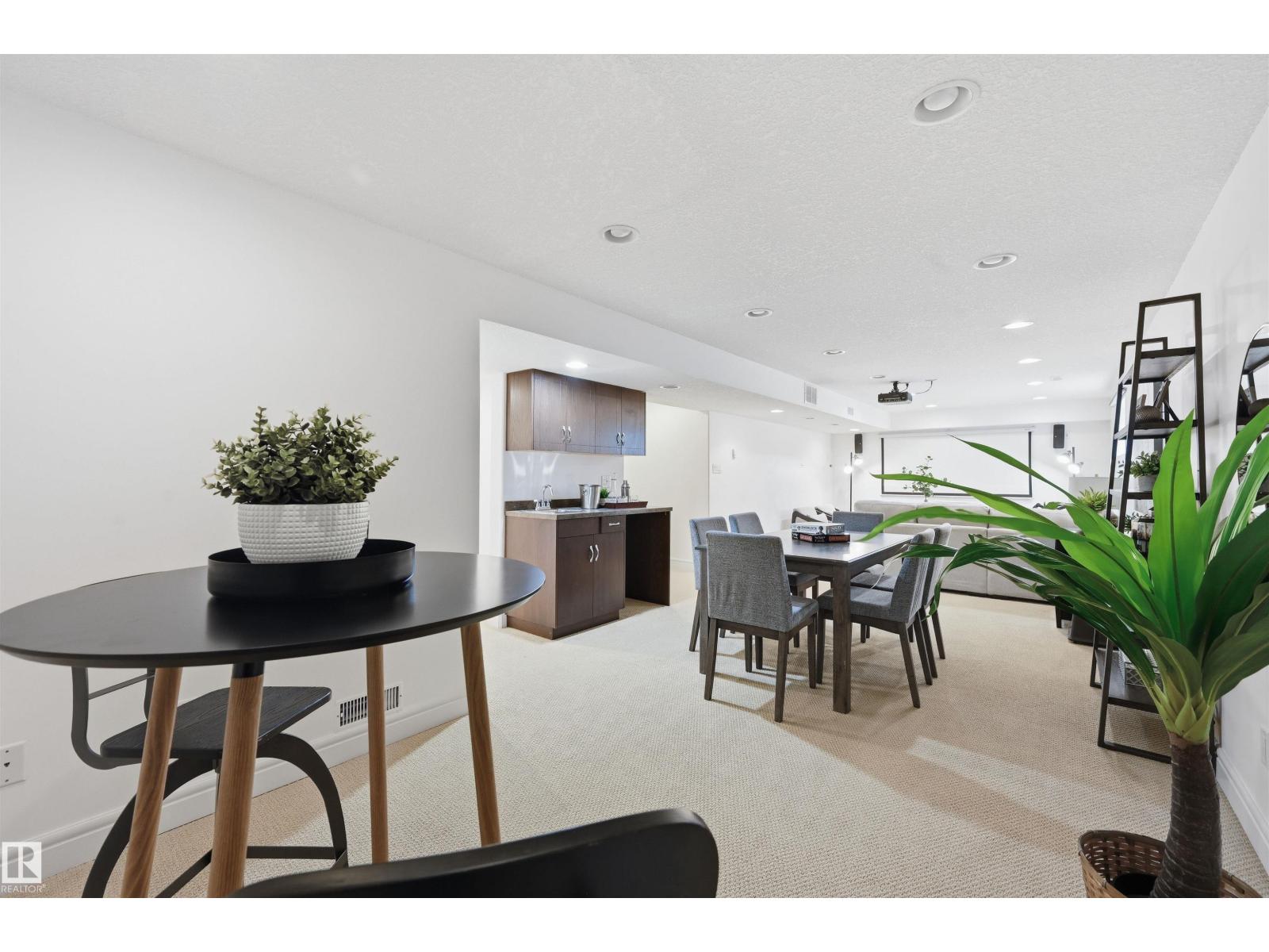 926 THOMPSON PL NW, Edmonton