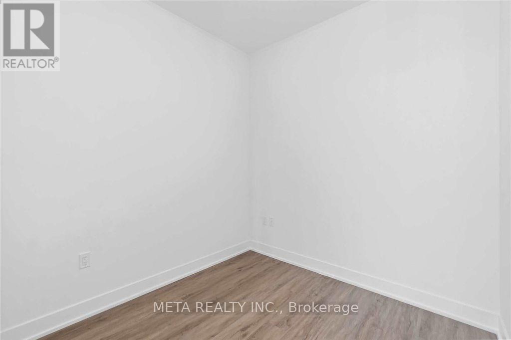 #1013 50 GEORGE BUTCHART DRIVE - 27
