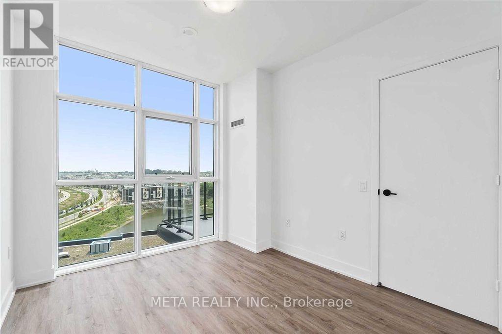 #1013 50 GEORGE BUTCHART DRIVE - 22