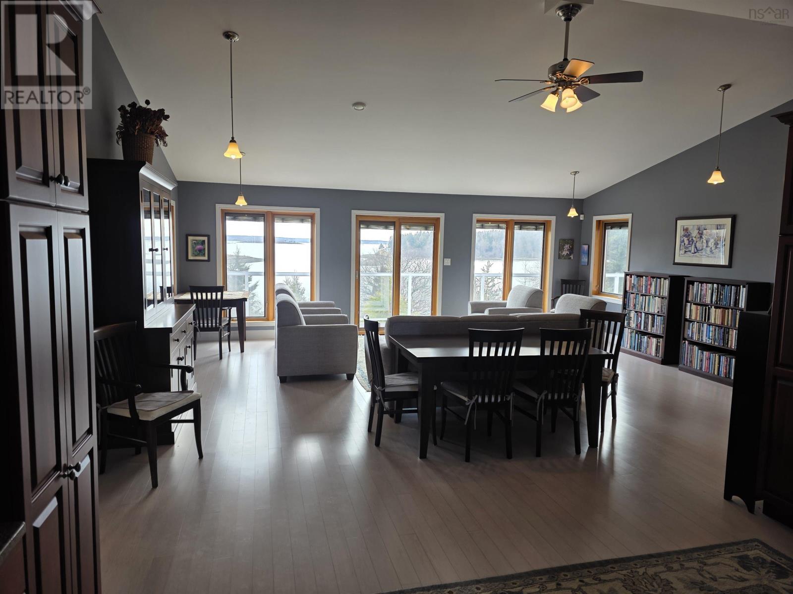 Property 21 of 47 of 11 Wharf Road