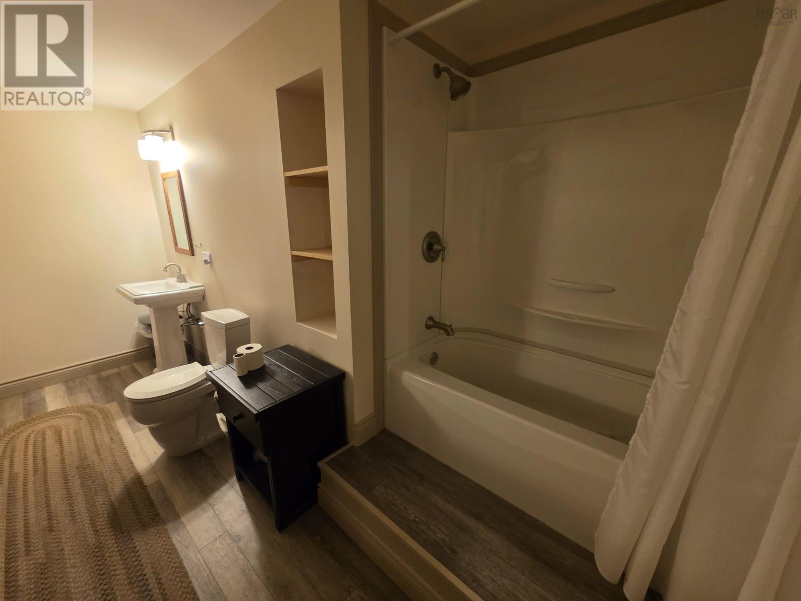 Property 38 of 47 of 11 Wharf Road