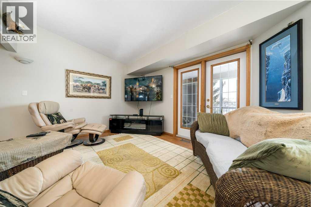 
          87 Park Meadows Lane Southeast
            <br/>
            <span>Medicine Hat</span>
            , 
            <span>AB</span>
             <span>T1B4E3</span>
         - Photo 15