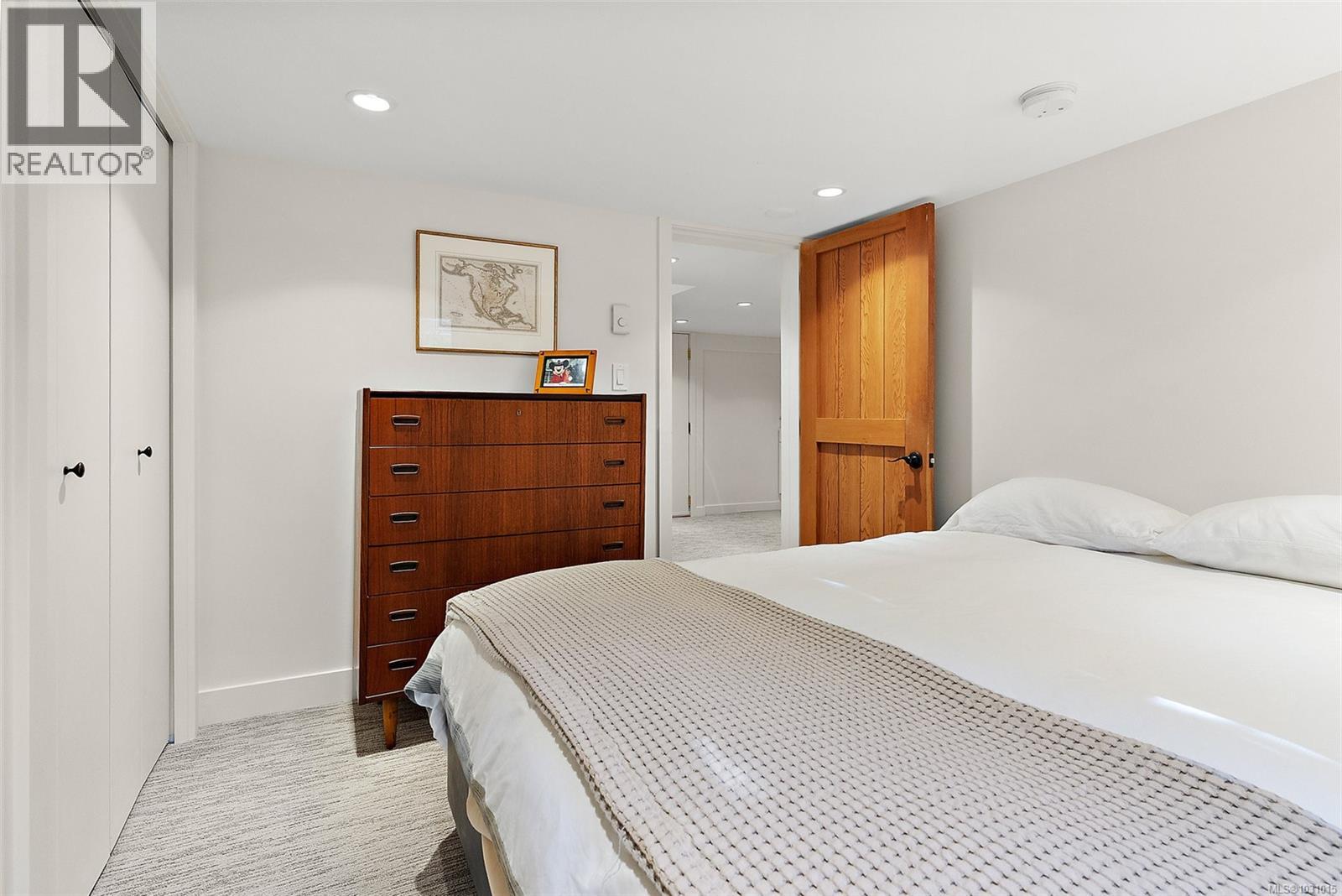 614 MONTEREY AVE - 34