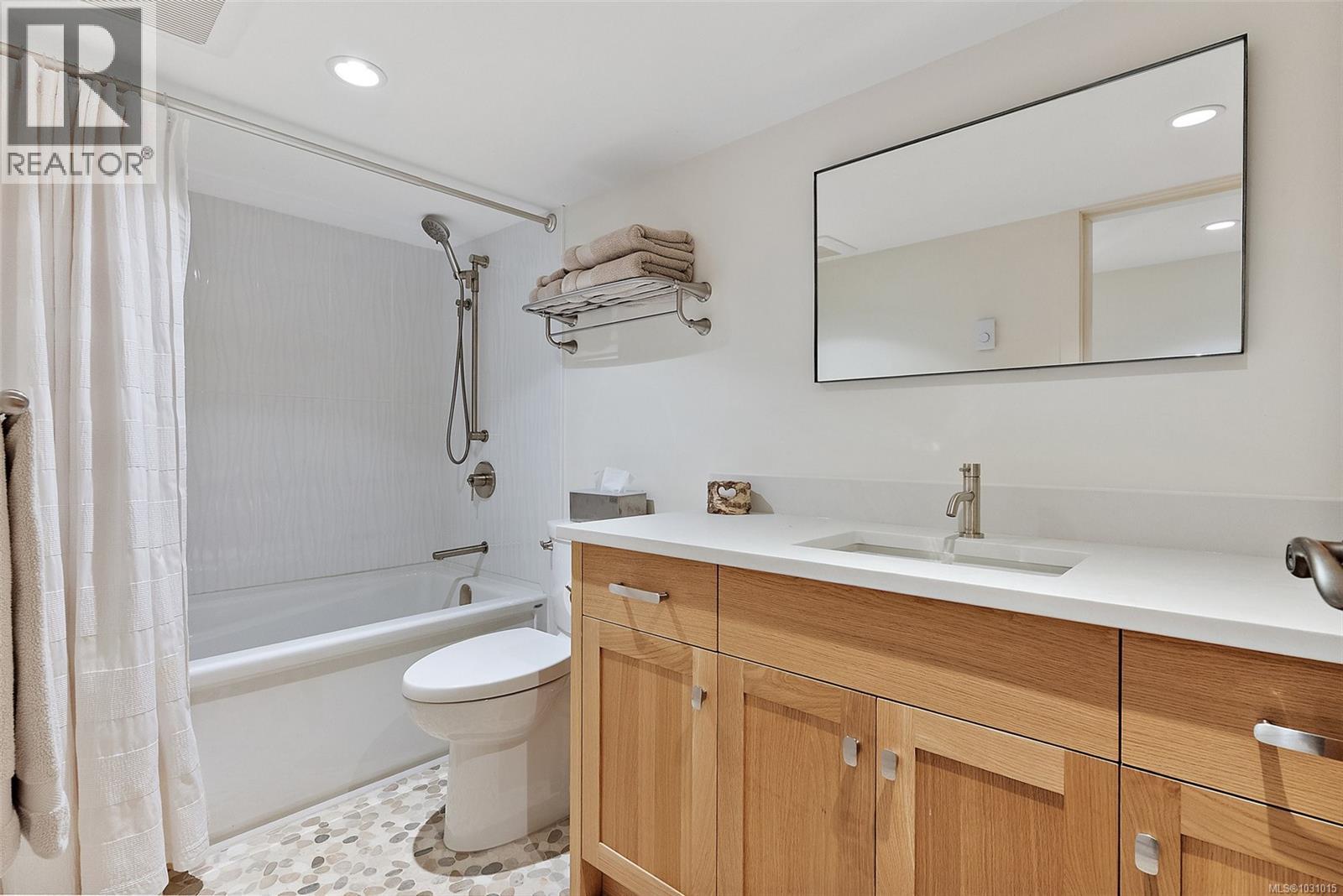 614 Monterey Ave - 38