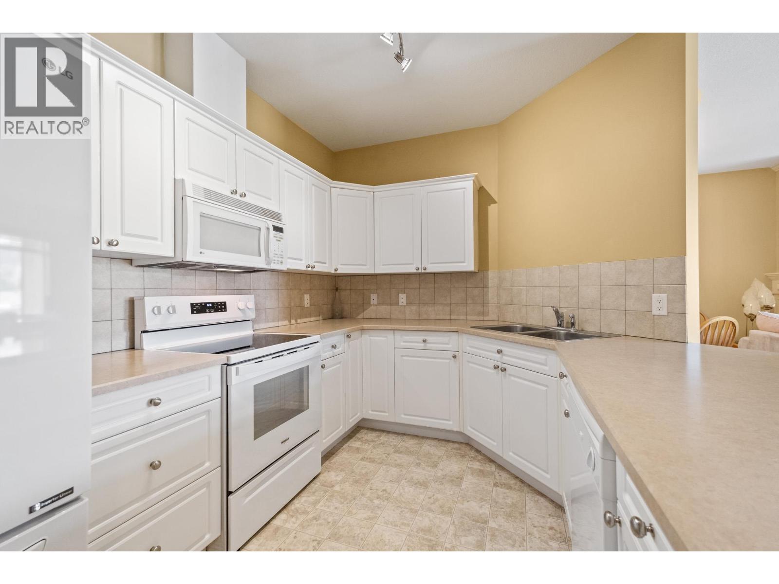 3570 Woodsdale Road Unit# 303, Lake Country