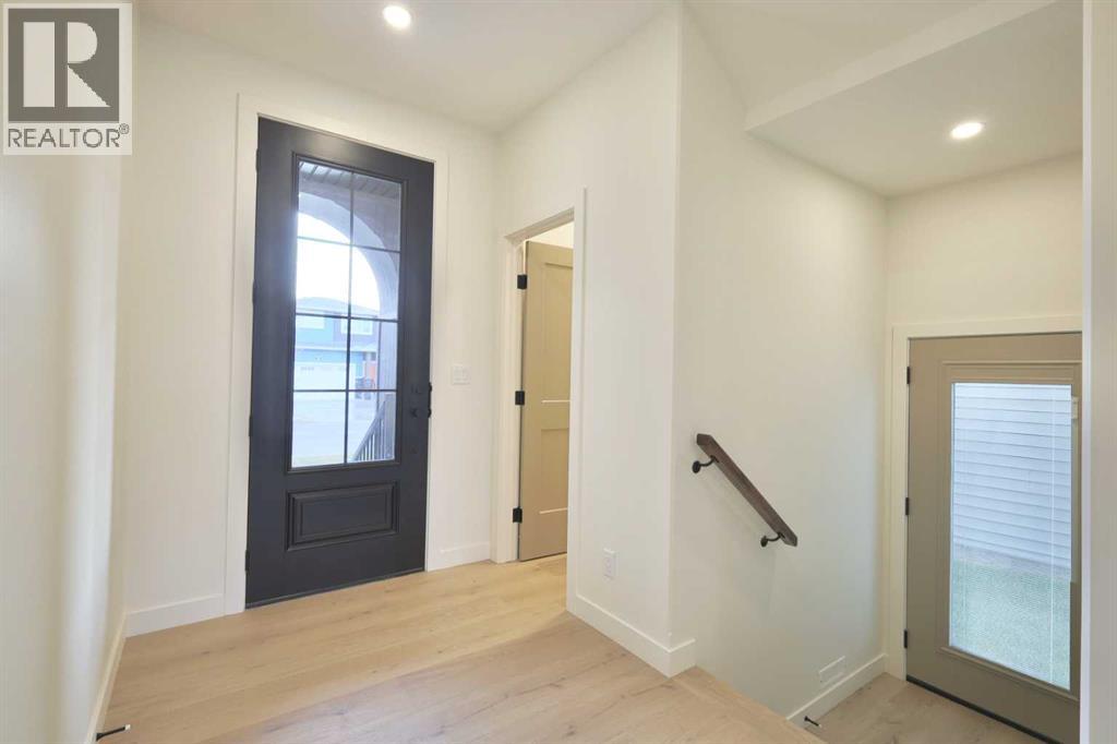 Single Family House for Sale in  Eaton Crescent Evergreen Red Deer 