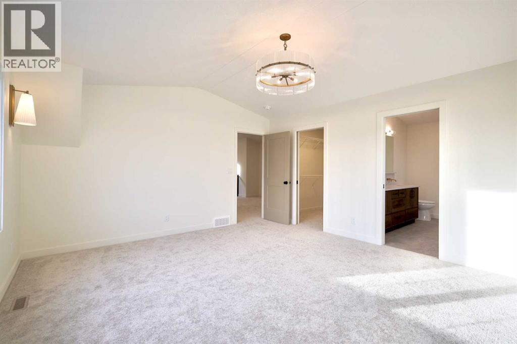 Single Family House for Sale in  Eaton Crescent Evergreen Red Deer 