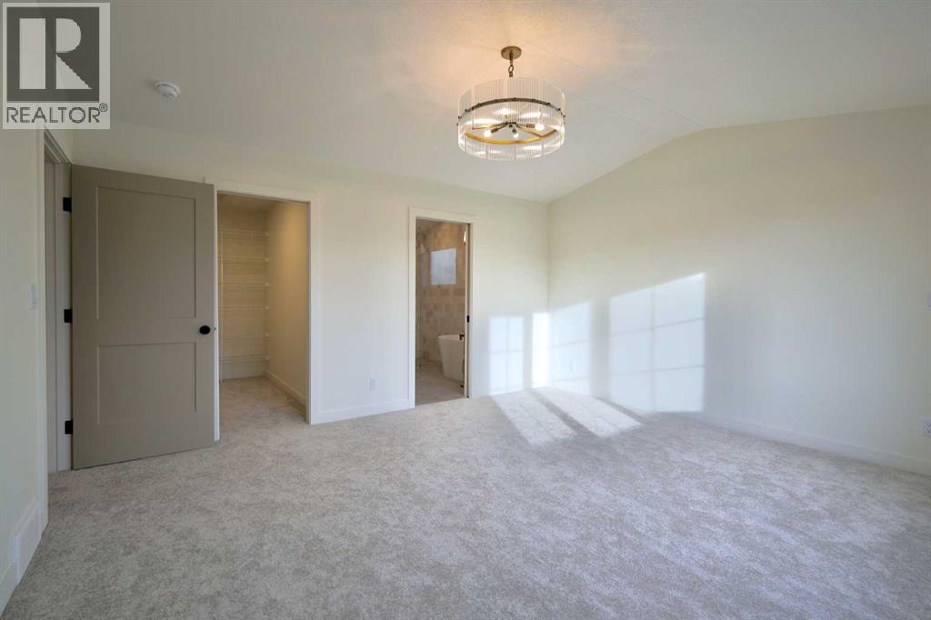 Single Family House for Sale in  Eaton Crescent Evergreen Red Deer 