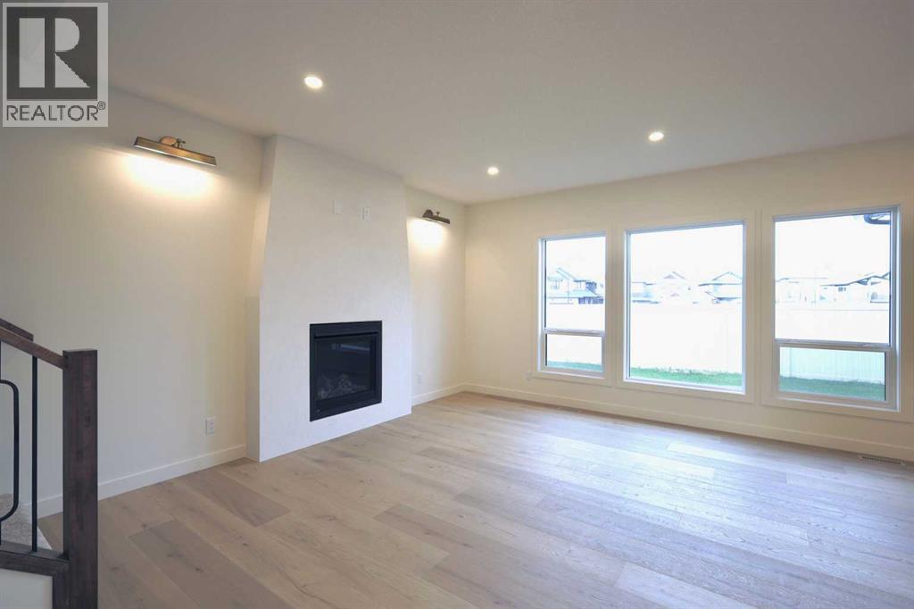 Single Family House for Sale in  Eaton Crescent Evergreen Red Deer 