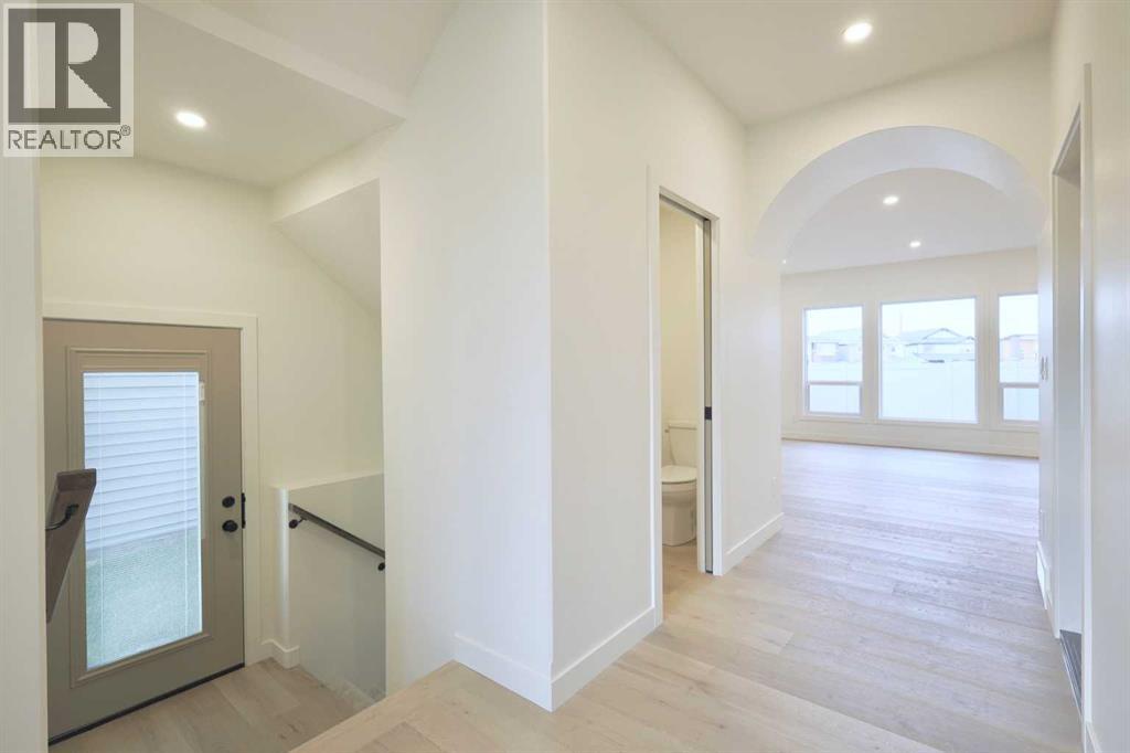 Single Family House for Sale in  Eaton Crescent Evergreen Red Deer 