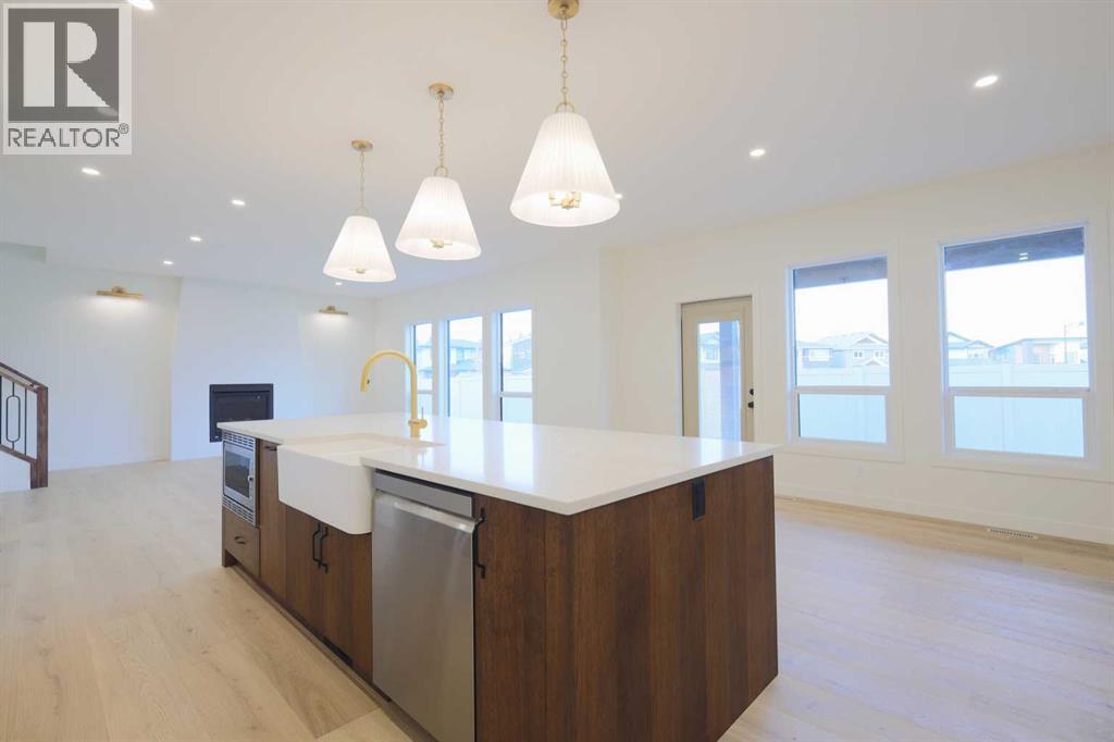 Single Family House for Sale in  Eaton Crescent Evergreen Red Deer 