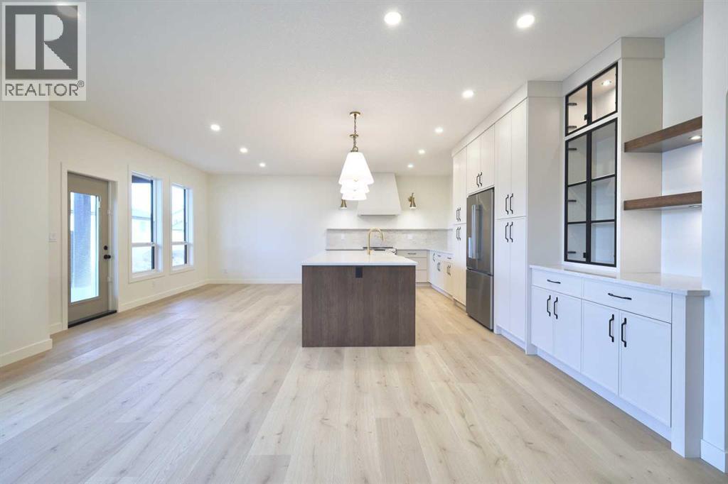 Single Family House for Sale in  Eaton Crescent Evergreen Red Deer 