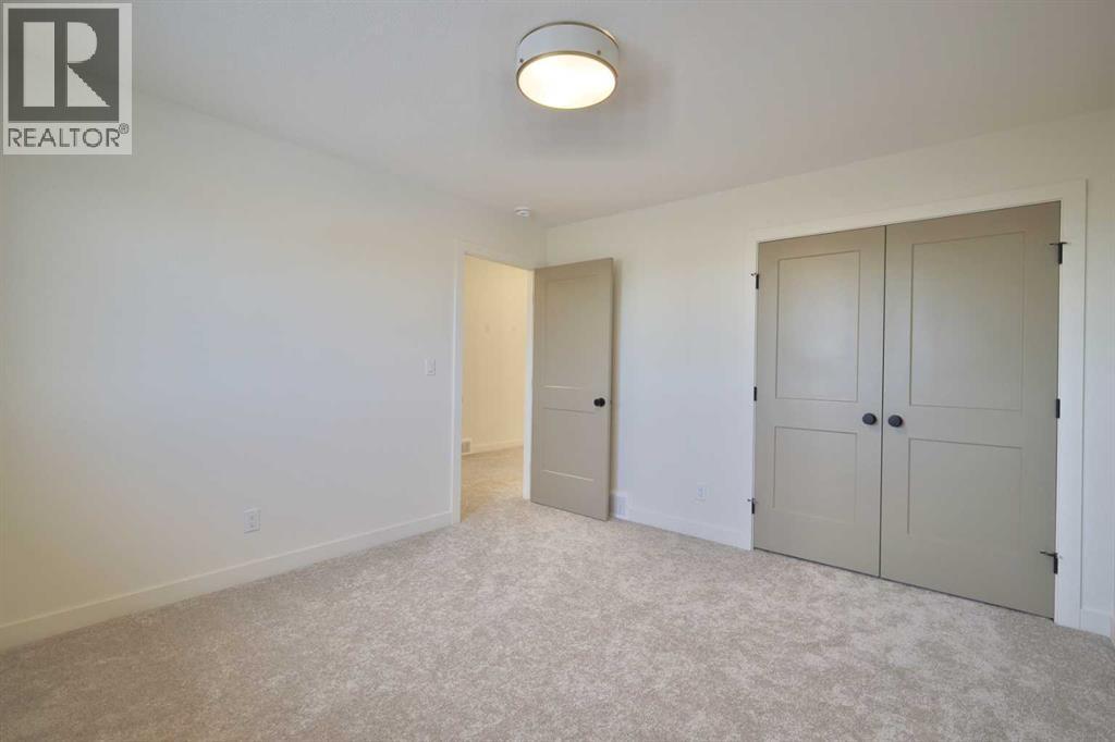 Single Family House for Sale in  Eaton Crescent Evergreen Red Deer 