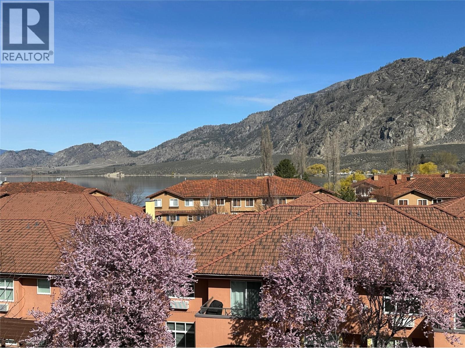 7600 COTTONWOOD Drive Unit# 425, Osoyoos