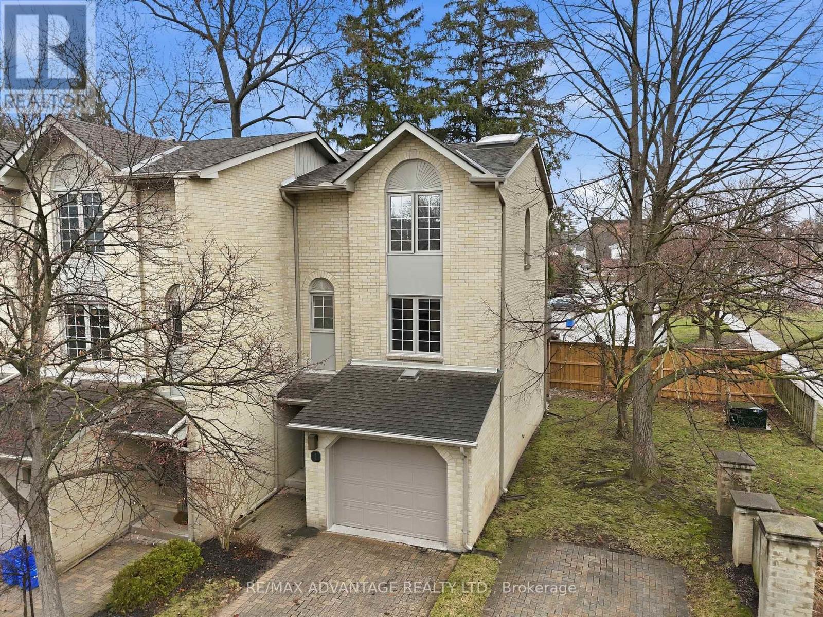#1 1399 COMMISSIONERS ROAD W - 1