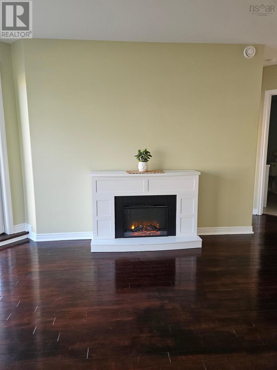 #103 30 WATERFRONT DRIVE - 24