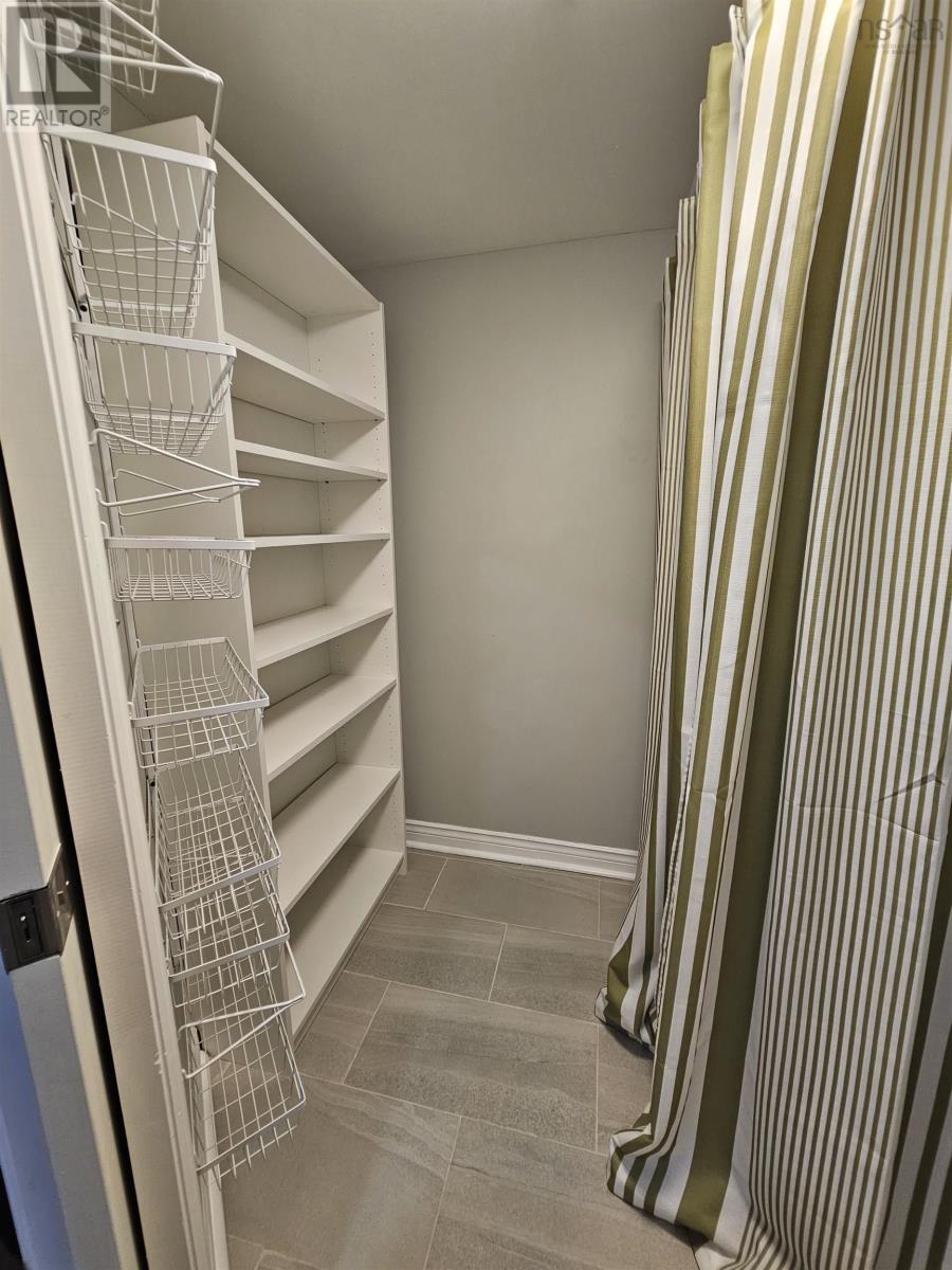 #103 30 WATERFRONT DRIVE - 25