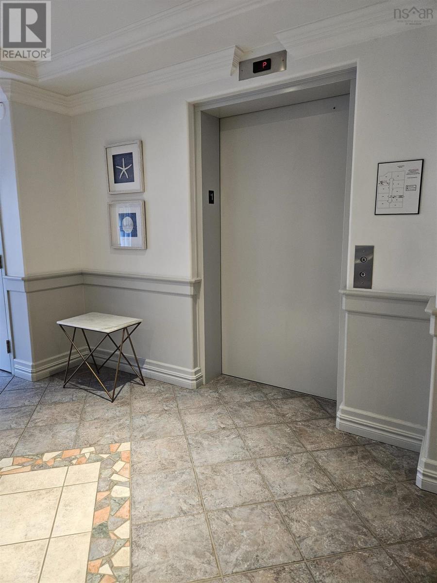 #103 30 WATERFRONT DRIVE - 15