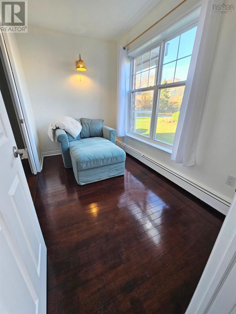 #103 30 WATERFRONT DRIVE - 36