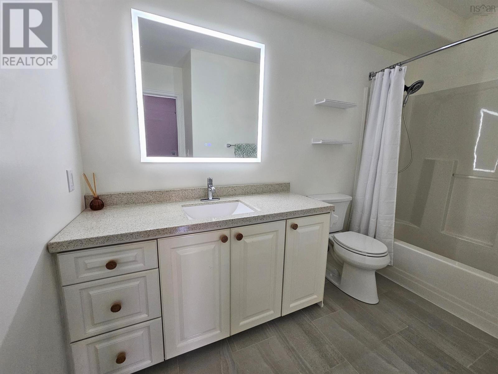 #103 30 WATERFRONT DRIVE - 31