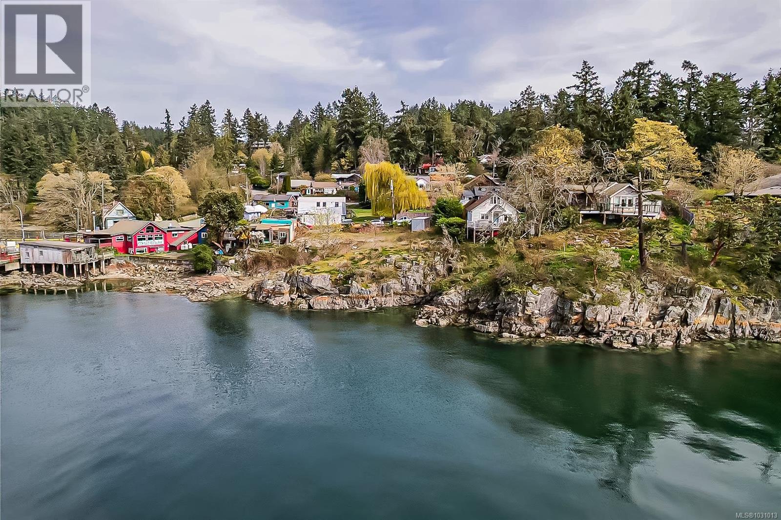 111 Morningside Rd, Salt Spring