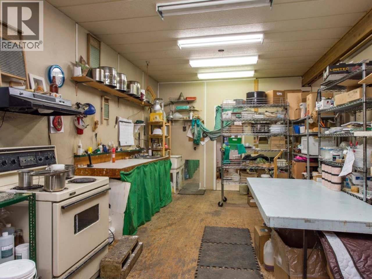 7160 China Valley Road, Chase