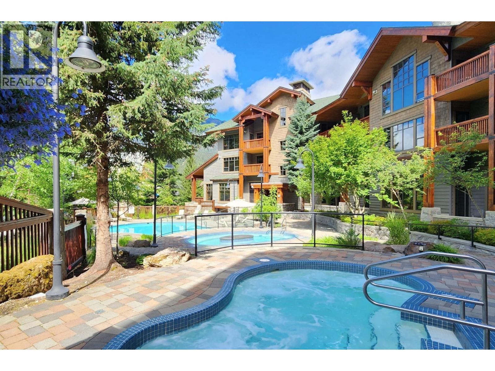 614 2202 GONDOLA WAY, Whistler