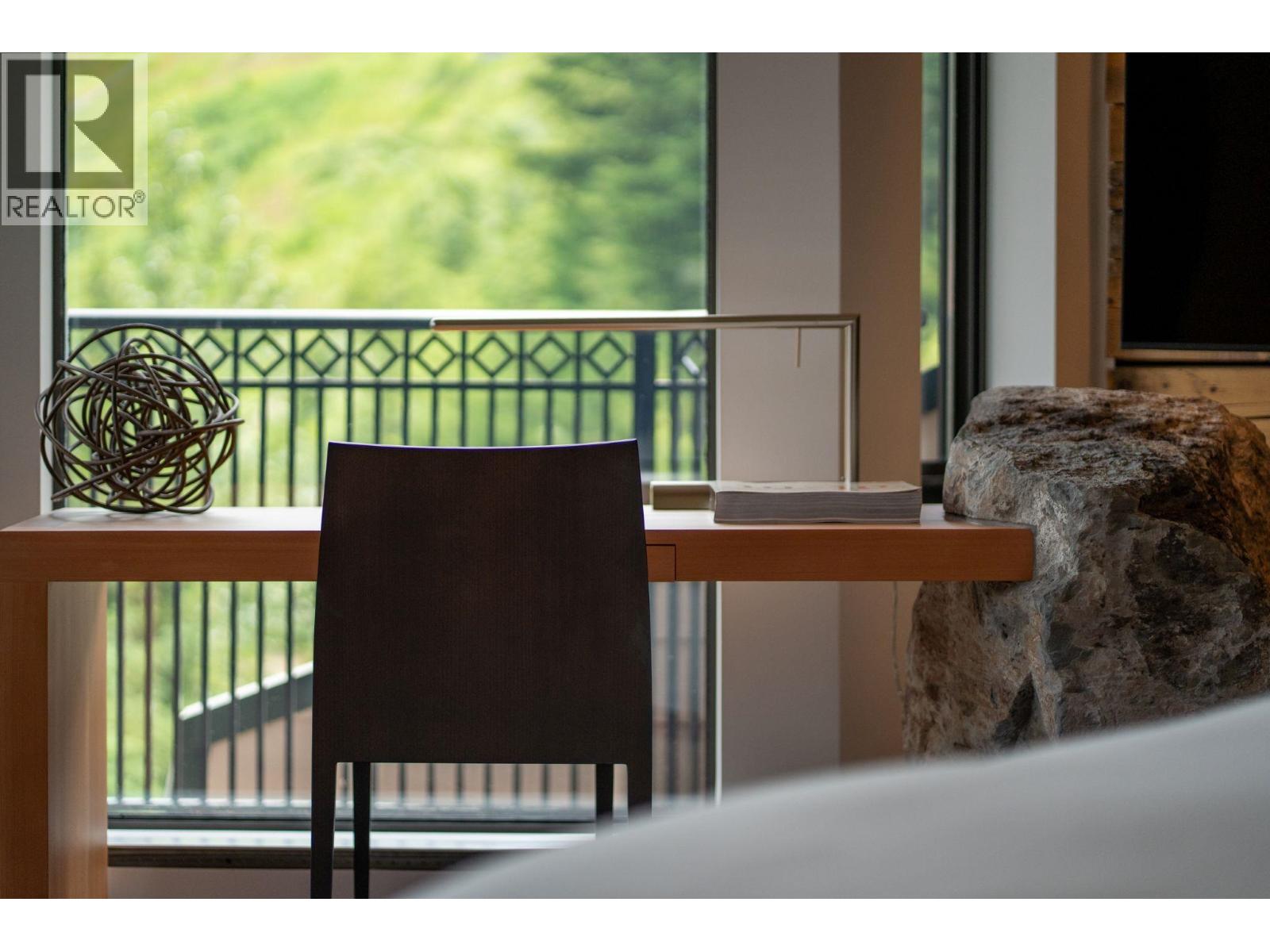 614 2202 GONDOLA WAY, Whistler