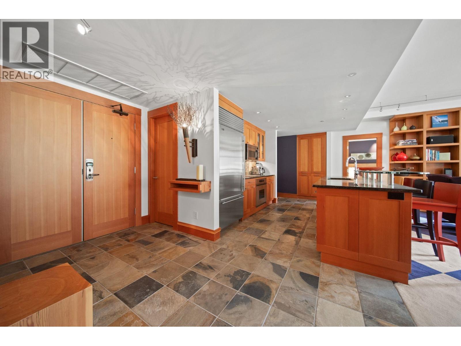 614 2202 GONDOLA WAY, Whistler