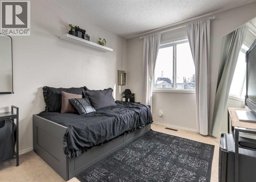 Single Family House for Sale in  Autumn Crescent SE Auburn Bay Calgary 